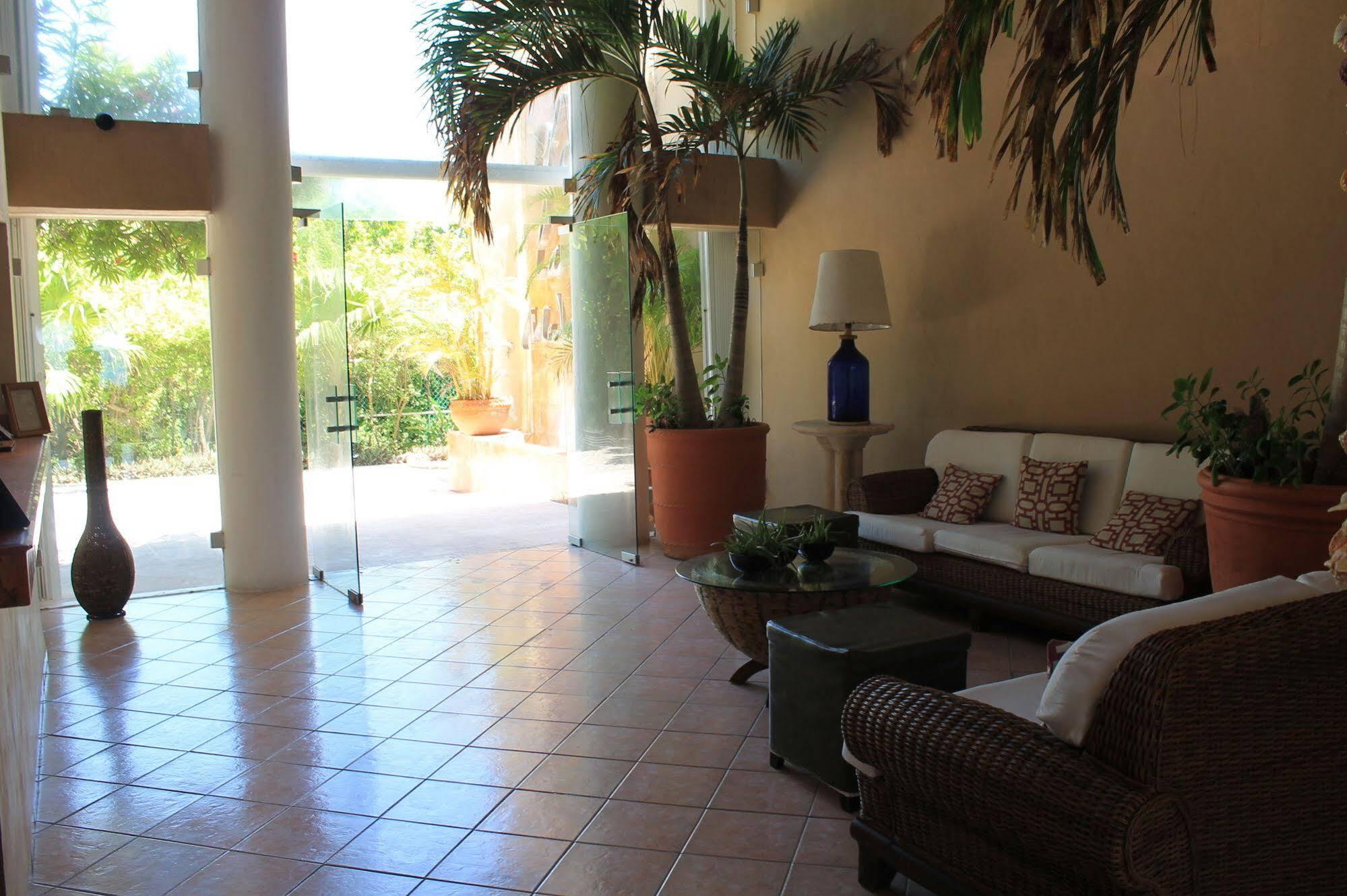 Hotel Playa La Media Luna Isla Mujeres Ngoại thất bức ảnh